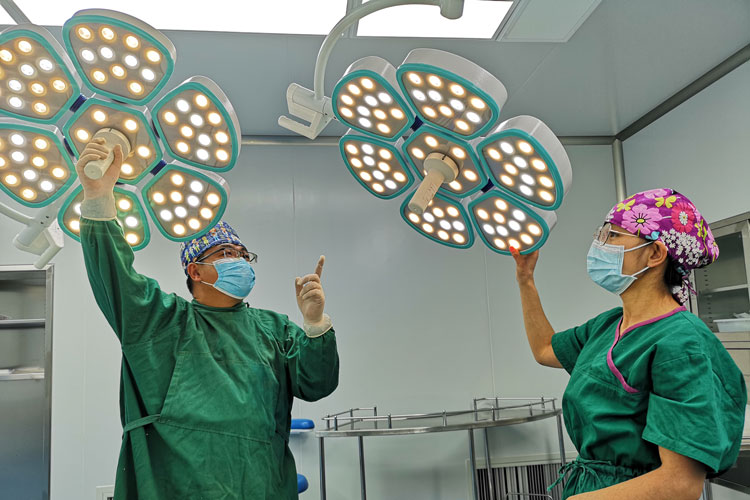 surgical light operation